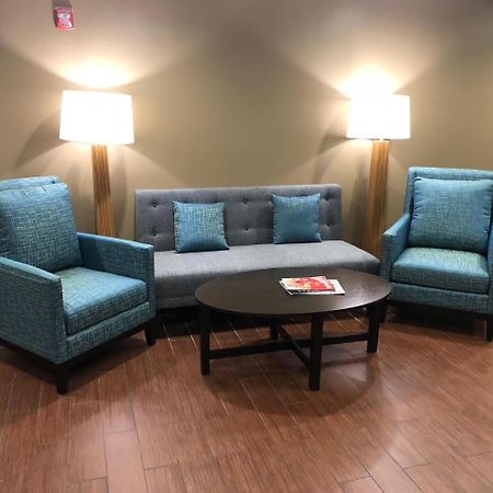 Days Inn By Wyndham Brooklyn Borough Park Ню Йорк Екстериор снимка