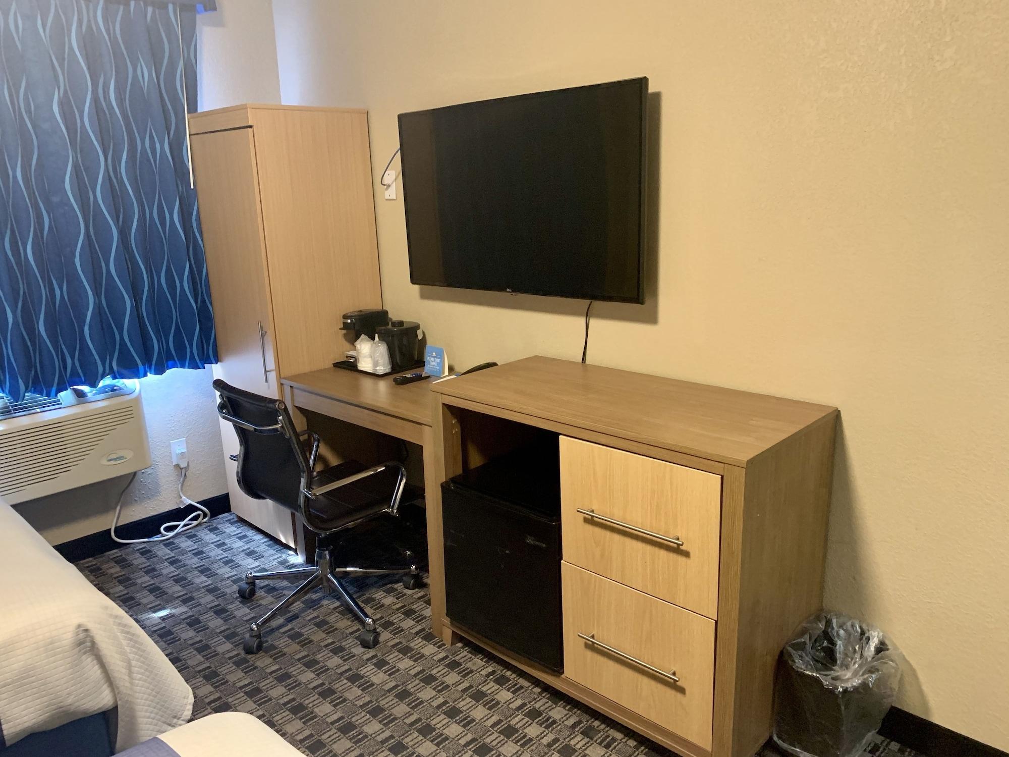 Days Inn By Wyndham Brooklyn Borough Park Ню Йорк Екстериор снимка