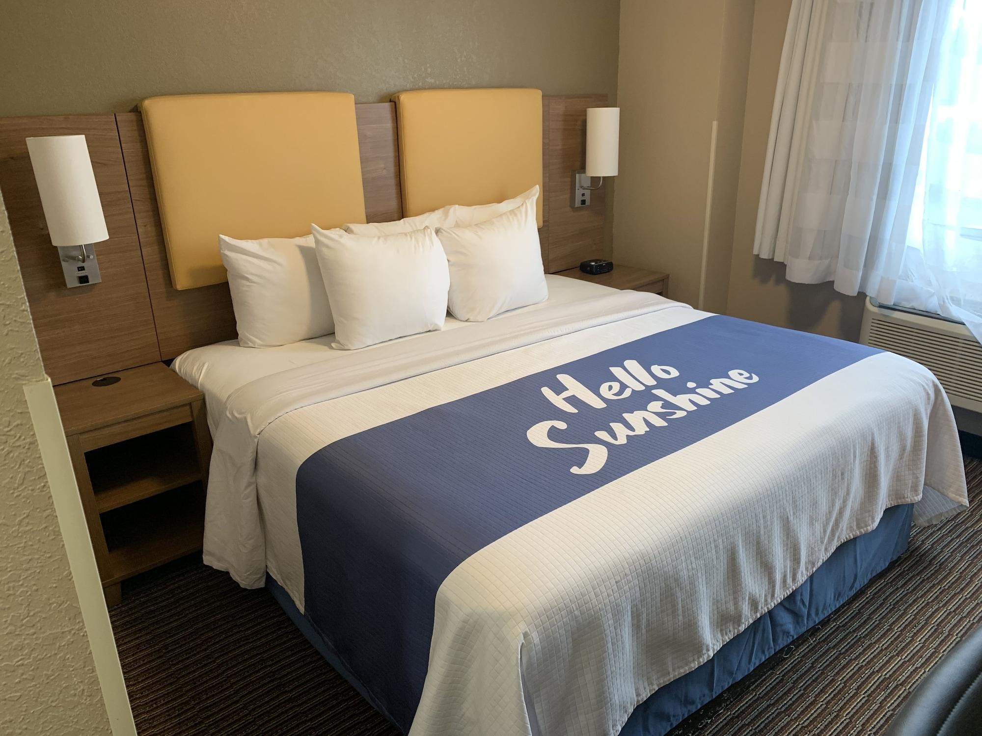 Days Inn By Wyndham Brooklyn Borough Park Ню Йорк Екстериор снимка