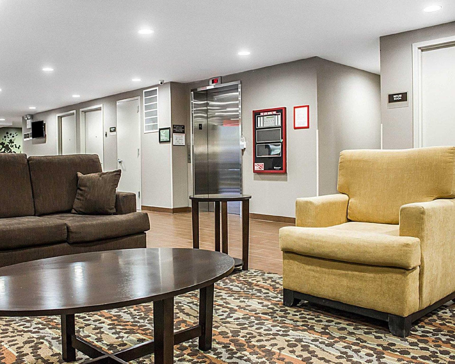 Days Inn By Wyndham Brooklyn Borough Park Ню Йорк Екстериор снимка