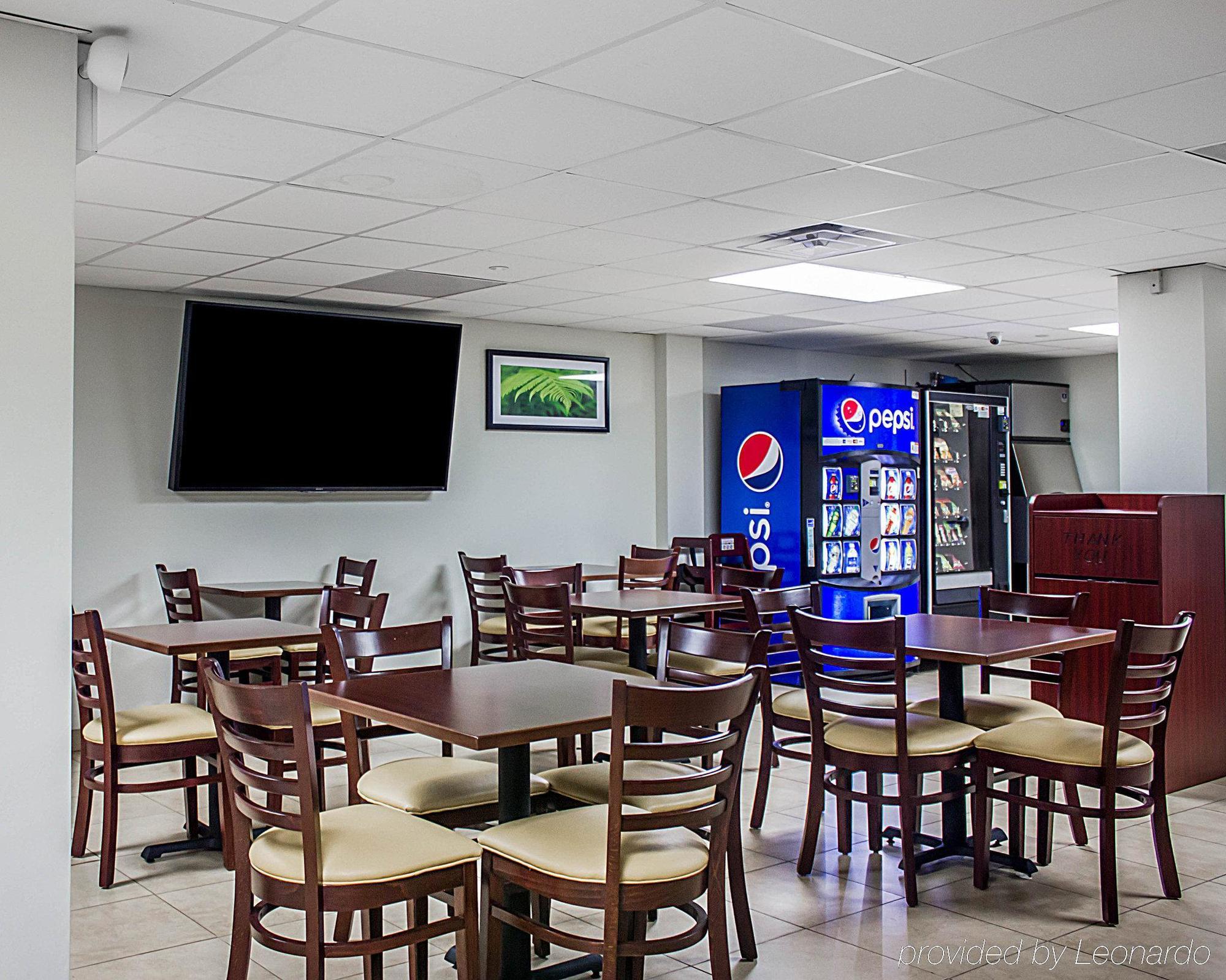Days Inn By Wyndham Brooklyn Borough Park Ню Йорк Екстериор снимка