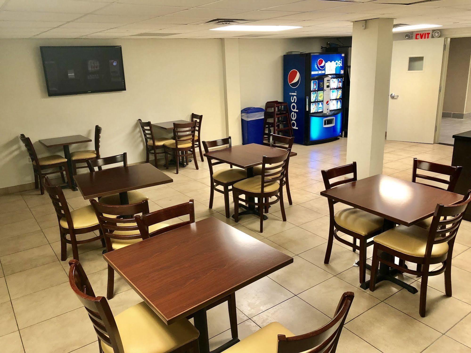 Days Inn By Wyndham Brooklyn Borough Park Ню Йорк Екстериор снимка