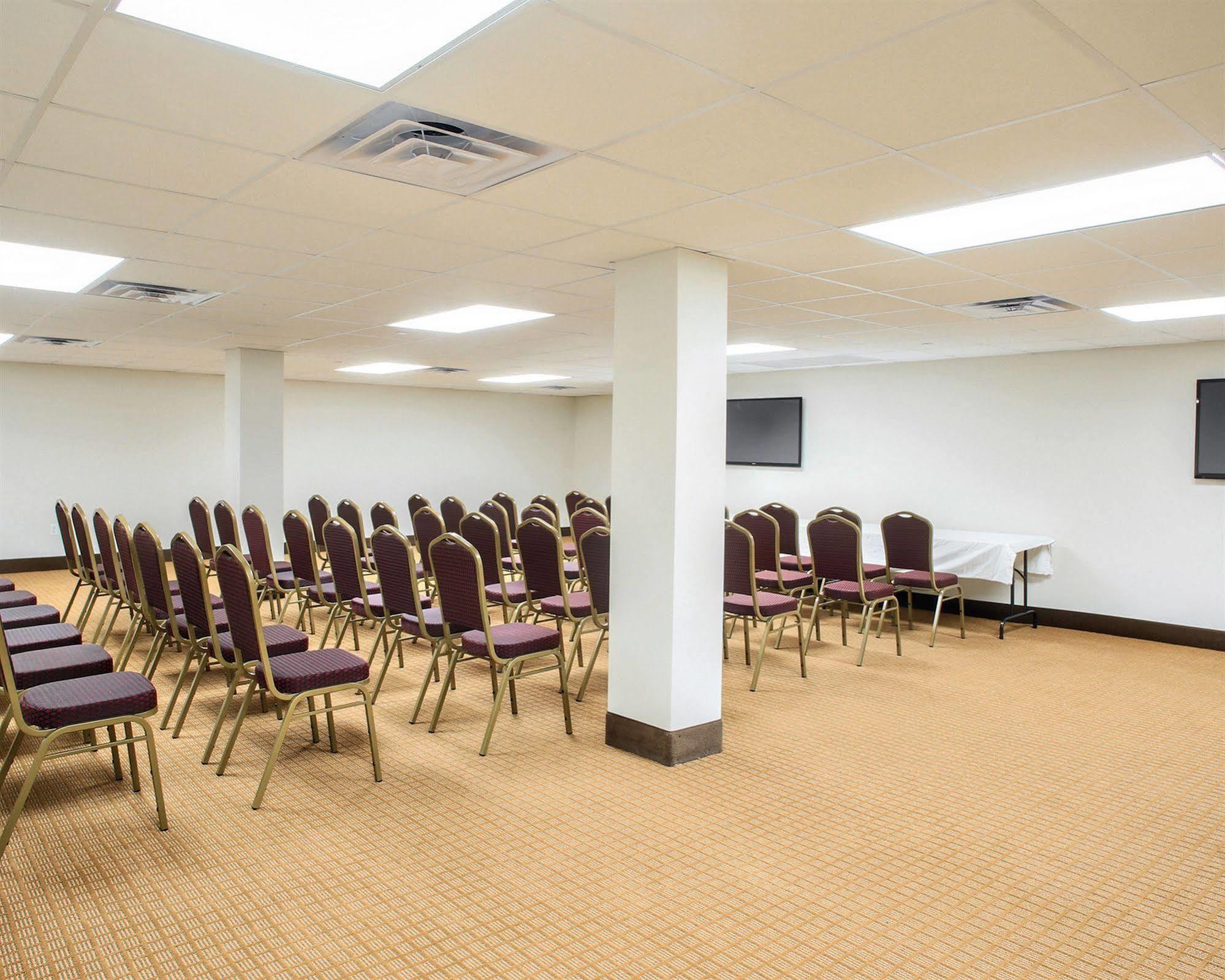 Days Inn By Wyndham Brooklyn Borough Park Ню Йорк Екстериор снимка