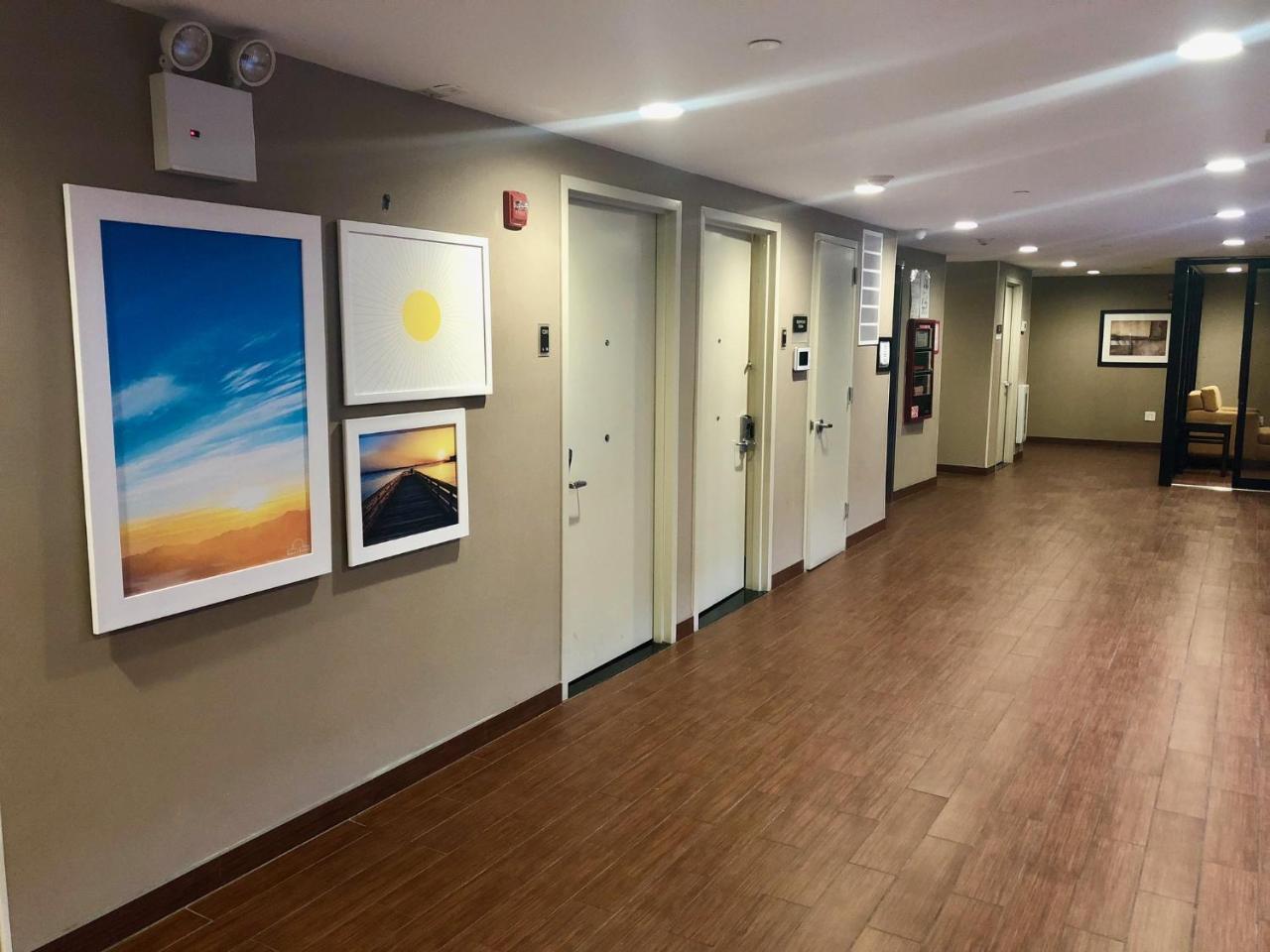 Days Inn By Wyndham Brooklyn Borough Park Ню Йорк Екстериор снимка