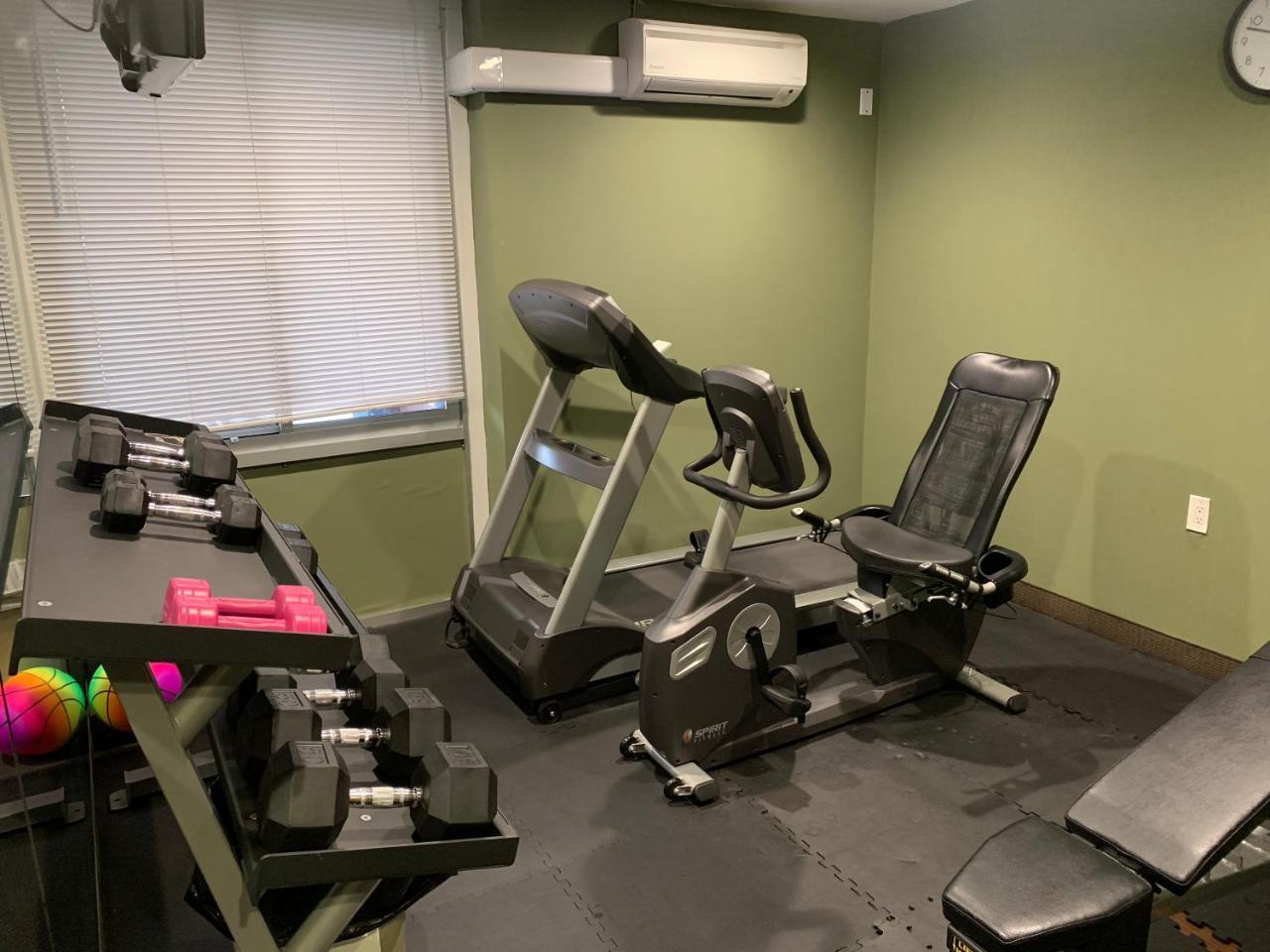 Days Inn By Wyndham Brooklyn Borough Park Ню Йорк Екстериор снимка