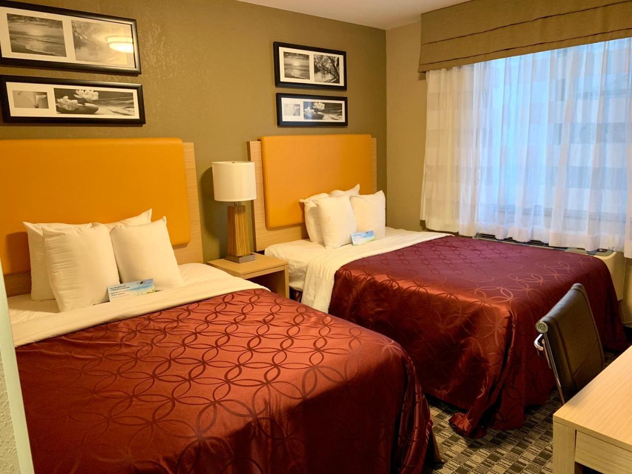 Days Inn By Wyndham Brooklyn Borough Park Ню Йорк Екстериор снимка