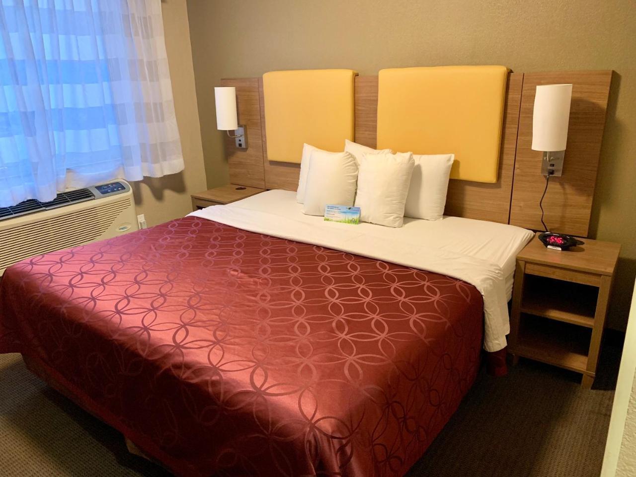 Days Inn By Wyndham Brooklyn Borough Park Ню Йорк Екстериор снимка