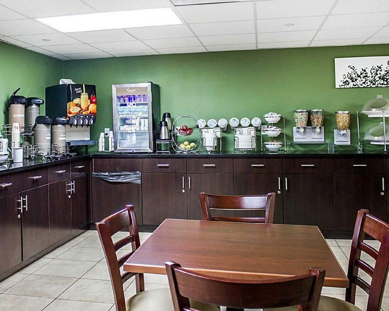 Days Inn By Wyndham Brooklyn Borough Park Ню Йорк Екстериор снимка